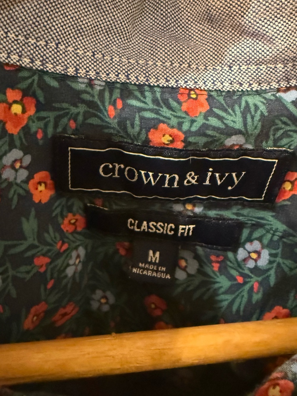 Crown & Ivy Men‘s Medium Floral Button-Up Short Sleeve Shirt